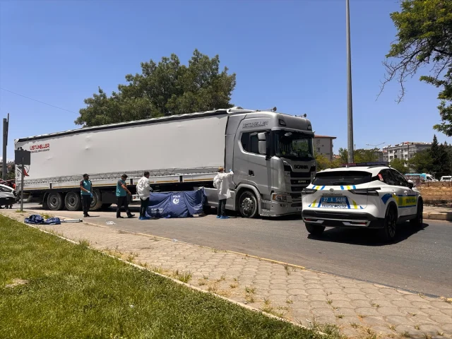 Gaziantep'te Tır Kazası İki Can Aldı