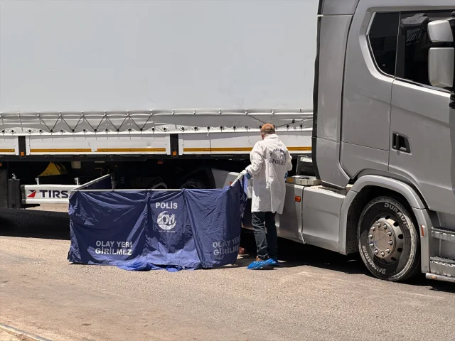 Gaziantep'te Tır Kazası İki Can Aldı