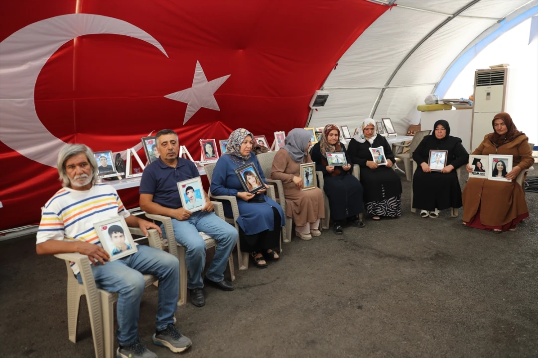 Diyarbakır'da Annelerin Umudu Yitirmeyen Direnişi