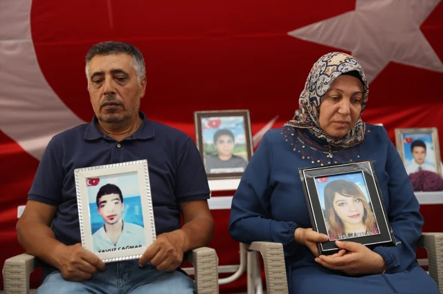 Diyarbakır'da Annelerin Umudu Yitirmeyen Direnişi