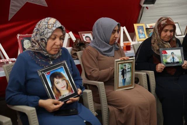 Diyarbakır'da Annelerin Umudu Yitirmeyen Direnişi