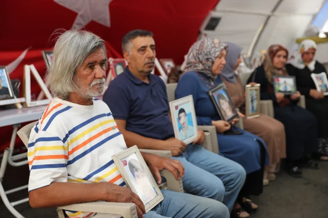 Diyarbakır'da Annelerin Umudu Yitirmeyen Direnişi