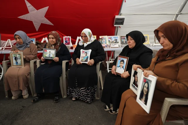 Diyarbakır'da Annelerin Umudu Yitirmeyen Direnişi
