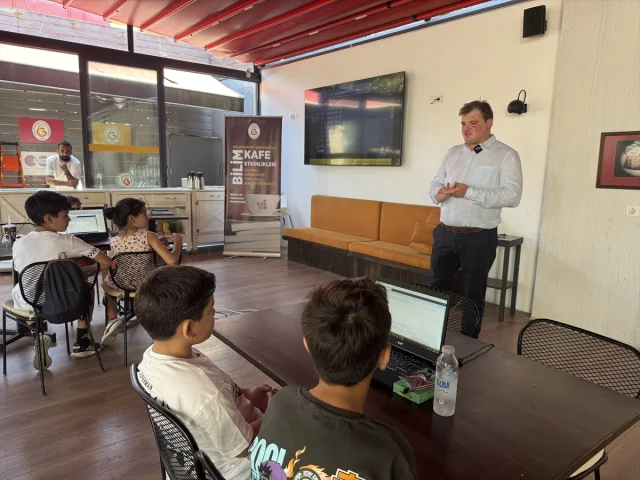 İstanbul'da Bilim Kafe'de Sualtı Araştırmaları Ele Alındı