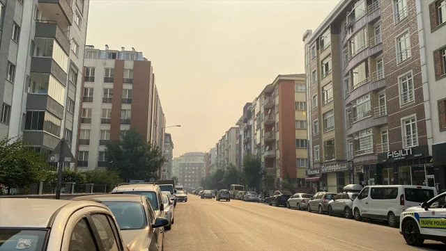 Bilecik'teki Orman Yangını Eskişehir'i Dumanla Kapladı