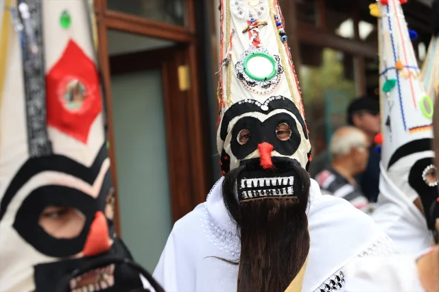 Edirne'de Renkli Anlar Uluslararası Balkan Folklor Festivali ile Canlandı