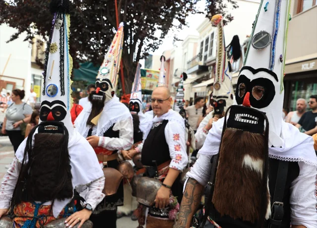 Edirne'de Renkli Anlar Uluslararası Balkan Folklor Festivali ile Canlandı