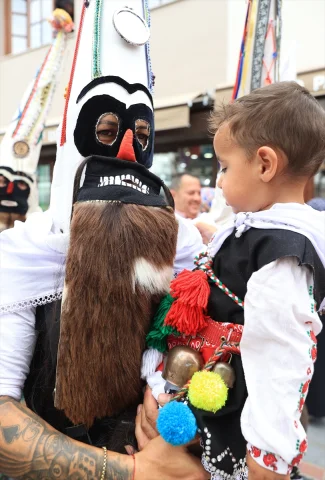 Edirne'de Renkli Anlar Uluslararası Balkan Folklor Festivali ile Canlandı