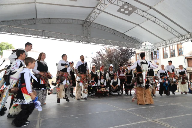 Edirne'de Renkli Anlar Uluslararası Balkan Folklor Festivali ile Canlandı