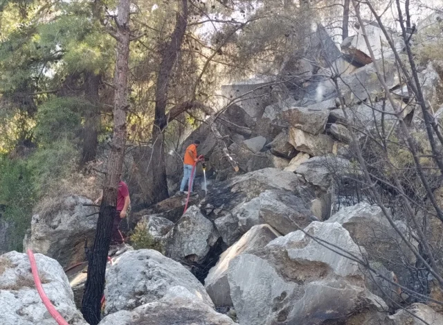 Finike'de Orman Yangınına Hızlı Müdahale