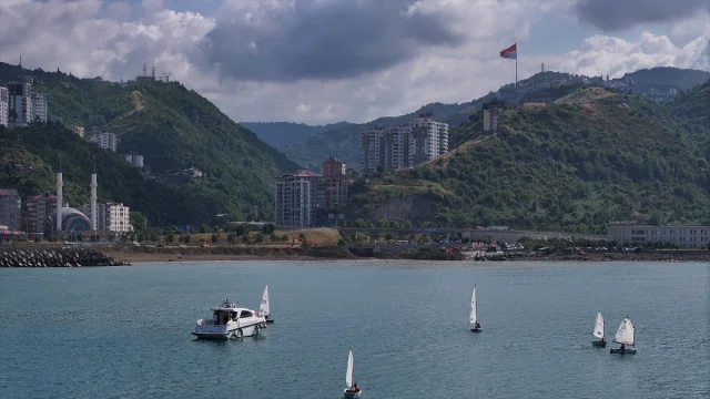 Trabzon’da Denizcilik ve Kabotaj Bayramı Coşkusu Yelken Yarışlarıyla Sürüyor