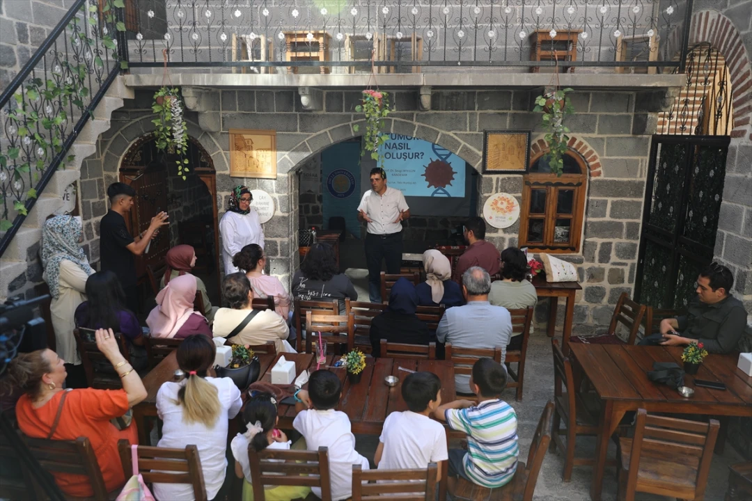 Diyarbakır'da Bilim Kafe Buluşmasında Tümör ve Kanserin Derinlikleri Ele Alındı