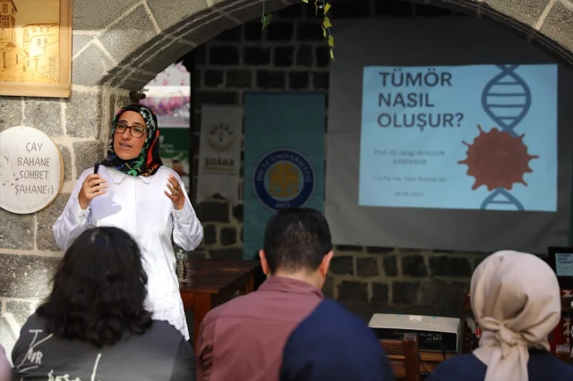 Diyarbakır'da Bilim Kafe Buluşmasında Tümör ve Kanserin Derinlikleri Ele Alındı