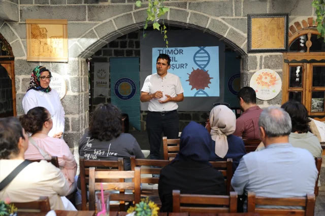 Diyarbakır'da Bilim Kafe Buluşmasında Tümör ve Kanserin Derinlikleri Ele Alındı