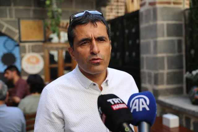 Diyarbakır'da Bilim Kafe Buluşmasında Tümör ve Kanserin Derinlikleri Ele Alındı
