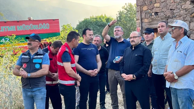 Balıkesir'de Orman Yangınlarıyla Mücadele Sürüyor
