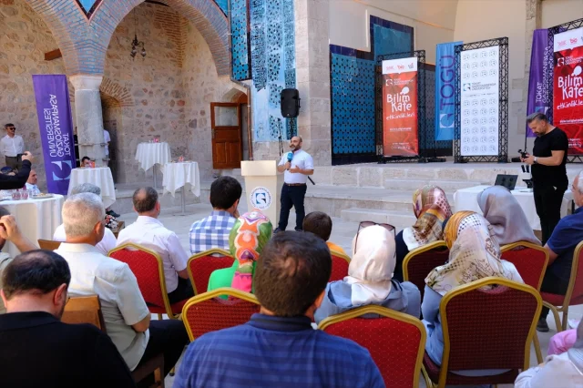 Tokat'ta Bilim Kafe'de Keneler ve Neden Oldukları Hastalıklar Masaya Yatırıldı