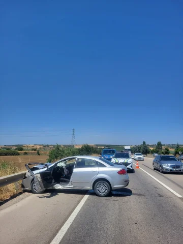 Bursa'da Trafik Kazası İki Otomobil Çarpıştı Yaralılar Var