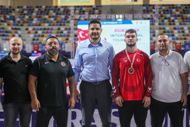 Kocaeli'de Uluslararası Güreş Turnuvasında Heyecan Doruktaydı