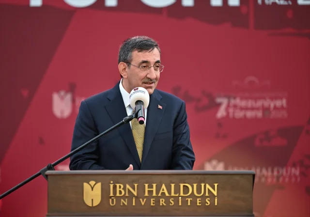 Cumhurbaşkanı Yardımcısı Yılmaz'dan Mezuniyet Töreninde Güçlü Mesajlar