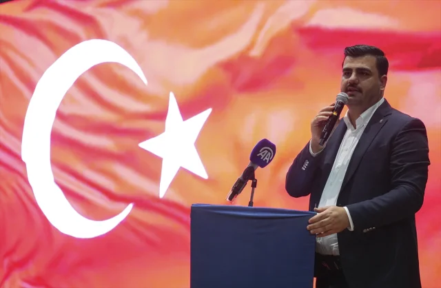AK Parti Genel Sekreteri Eyyüp Kadir İnan'dan İzmir'de Çarpı...