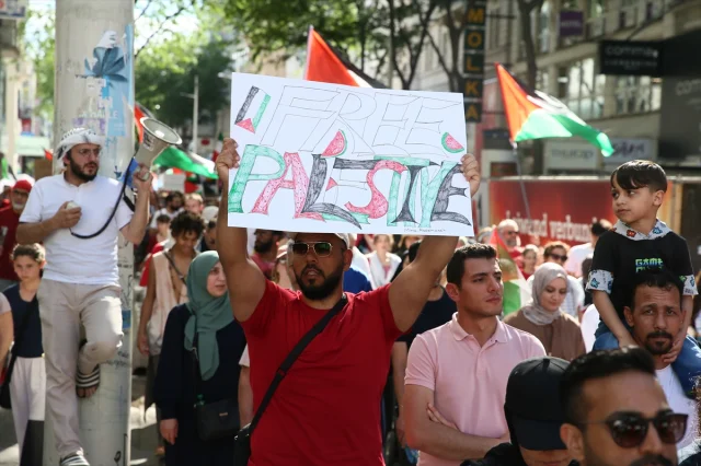 Viyana'da Filistin'e Destek Yürüyüşü: Soykırıma Karşı Sesler Yükseldi