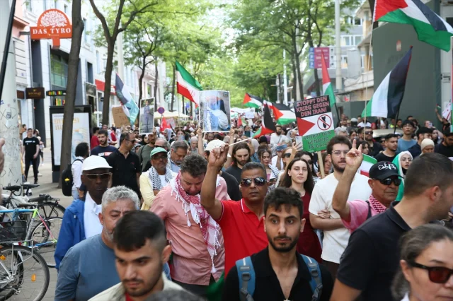 Viyana'da Filistin'e Destek Yürüyüşü: Soykırıma Karşı Sesler Yükseldi