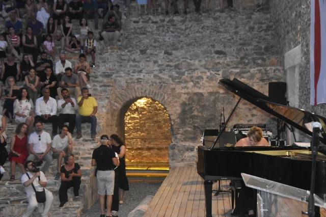 Piyanist Rüya Taner Anemurium Antik Kenti'nde Unutulmaz Bir Gece Yaşattı