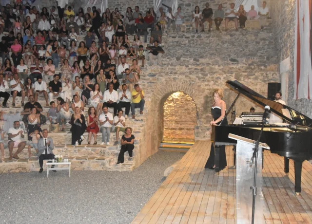 Piyanist Rüya Taner Anemurium Antik Kenti'nde Unutulmaz Bir Gece Yaşattı