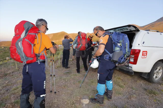 Hasan Dağı'ndaki Tırmanışta Türk Kızılay Başkanı'na Acil Kur...