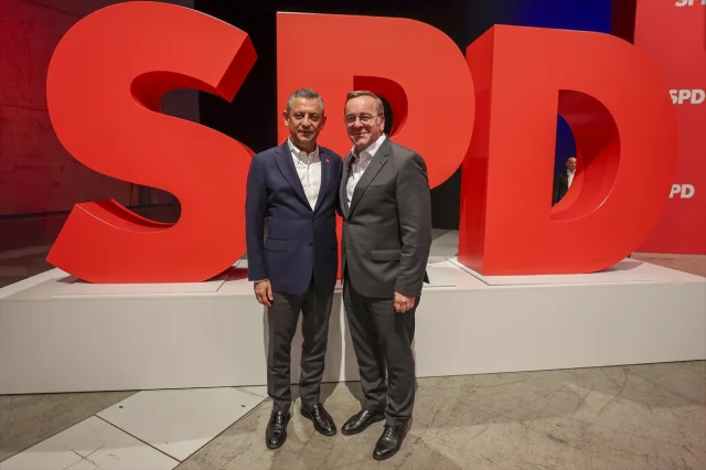 Özgür Özel Berlin'de Diplomasi Trafiğini Yoğunlaştırdı