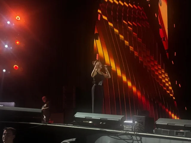 Ebru Yaşar'ın Bursa Performansı Büyüledi