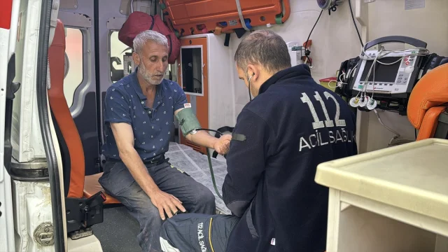 Kütahya'da Emlak Ofisinde Yangın 10 Kişiyi Etkiledi