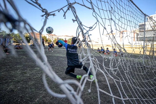 Bursa'da Sporcunu Kitapla Hazırlayan Kulüp: Mudanya Altai