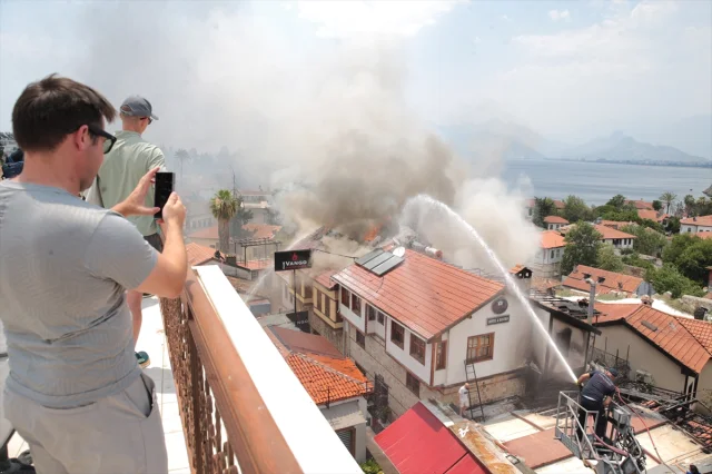 Antalya Kaleiçi Tarihi Dokusu Yangın Tehlikesi Altında