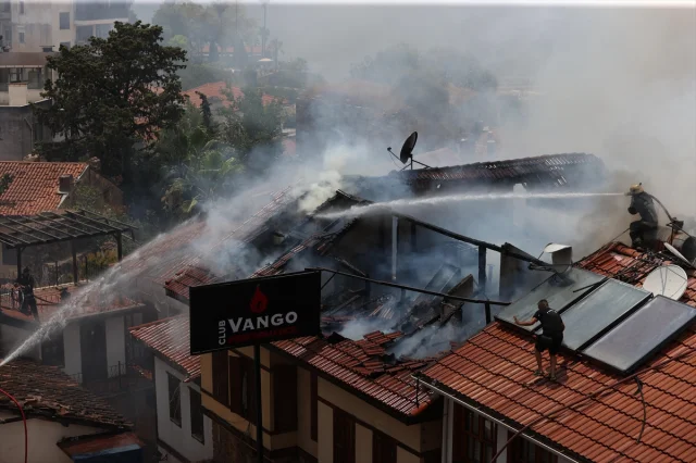 Antalya Kaleiçi Tarihi Dokusu Yangın Tehlikesi Altında