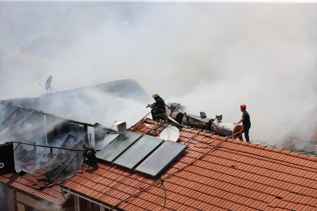Antalya Kaleiçi Tarihi Dokusu Yangın Tehlikesi Altında