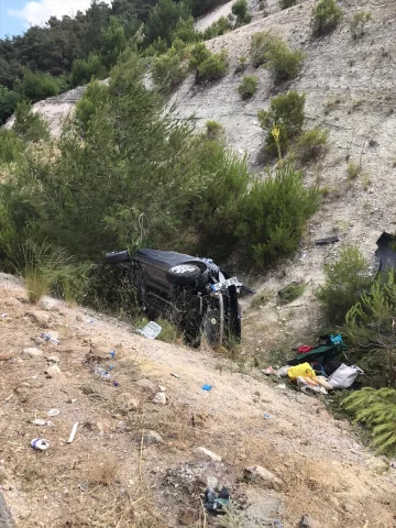 Balıkesir'de Şarampole Devrilen Otomobil Kazası Ucuz Atlatıldı: 5 Yaralı