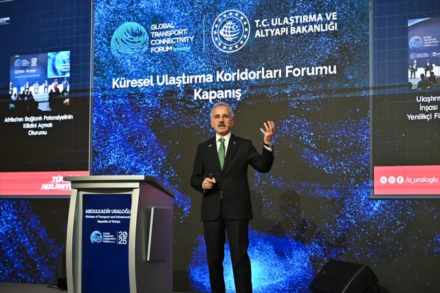 Küresel Ulaştırma Zirvesi İstanbul'da Gerçekleşti