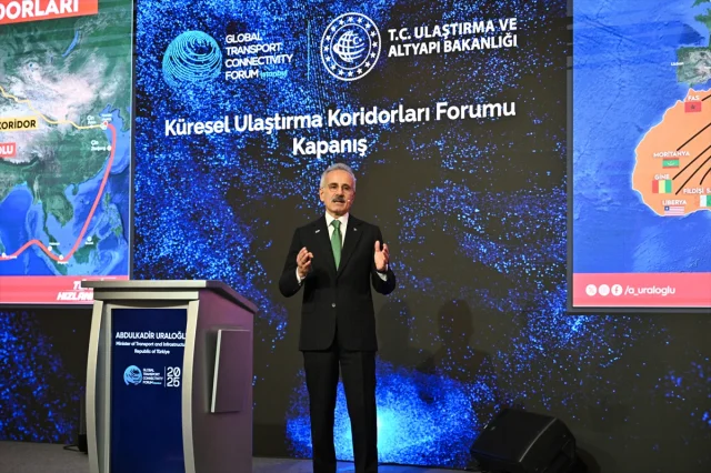 Küresel Ulaştırma Zirvesi İstanbul'da Gerçekleşti