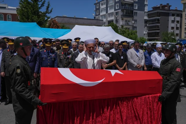 Şehit Pilot Maden İzmir'de Uğurlandı