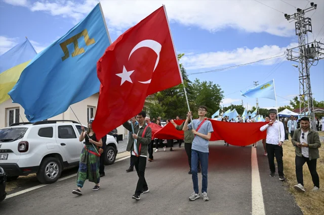 Kürşad Zorlu'dan Kırım Tatar Milli Bayrak Günü'nde Vurgulu Mesajlar