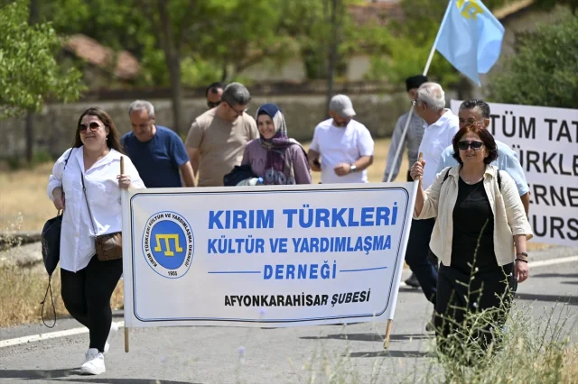 Kürşad Zorlu'dan Kırım Tatar Milli Bayrak Günü'nde Vurgulu Mesajlar