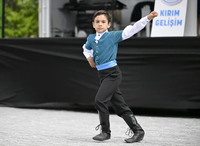 Kürşad Zorlu'dan Kırım Tatar Milli Bayrak Günü'nde Vurgulu Mesajlar