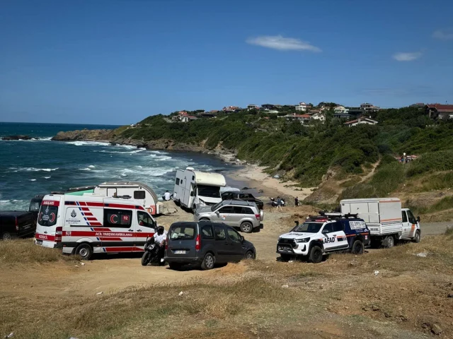 Beykoz'da Denizde Kurtarılanlar ve Devam Eden Arama Kurtarma...