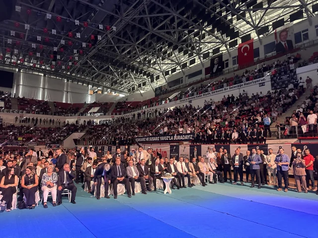 Yavuz Ağıralioğlu Konya'daki Halk Buluşmasında Büyük Vaatlerde Bulundu