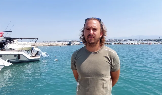 Antalya'da Amatör Balıkçıların Objektifine Balina Takıldı