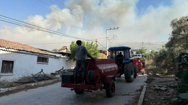 İzmir'in Tire İlçesinde Çıkan Yangın Tehlike Saçıyor