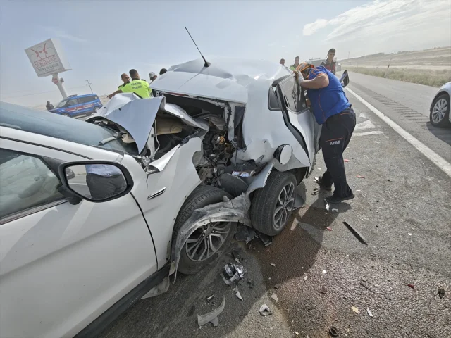 Aksaray'da Fırtına Sonrası Gelen Zincirleme Kaza 11 Yaralı