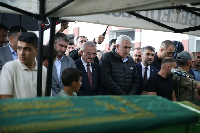 Erzurum'da Göçük Faciasında Hayatını Kaybeden İşçiler Son Yolculuğuna Uğurlandı